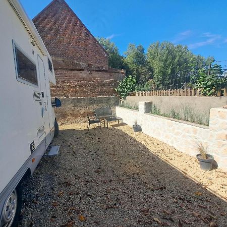 Camping Car A 3 Minutes Du Parc Pairi Daiza Hotell Brugelette Eksteriør bilde