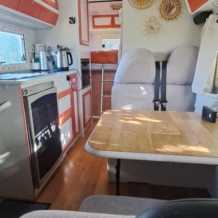 Camping Car A 3 Minutes Du Parc Pairi Daiza Hotell Brugelette Eksteriør bilde