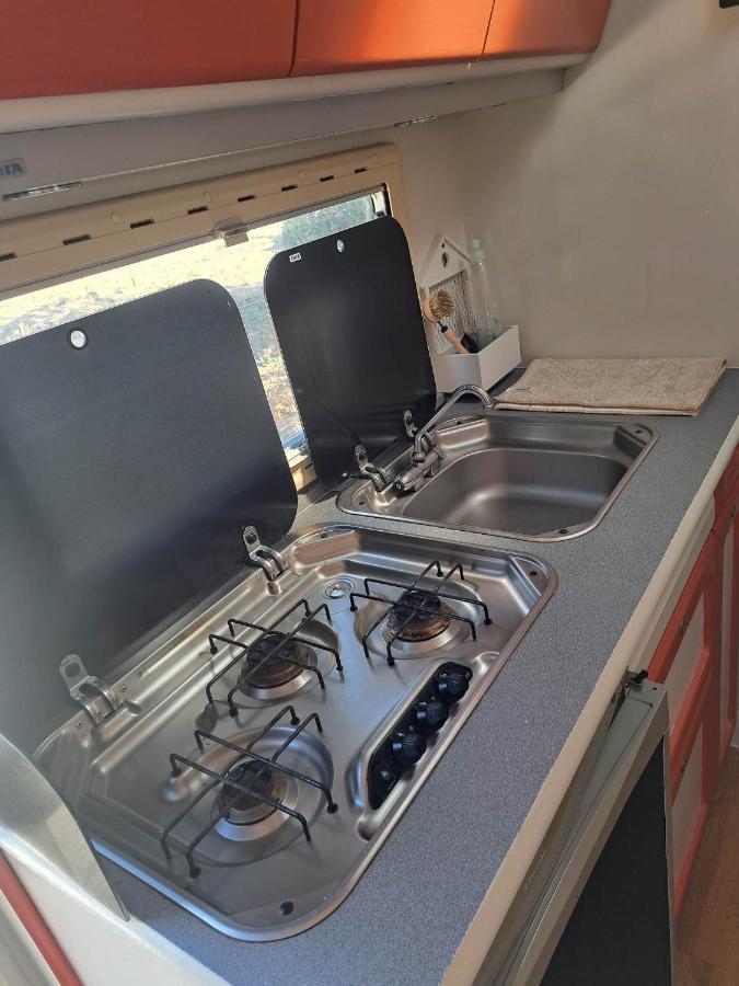 Camping Car A 3 Minutes Du Parc Pairi Daiza Hotell Brugelette Eksteriør bilde