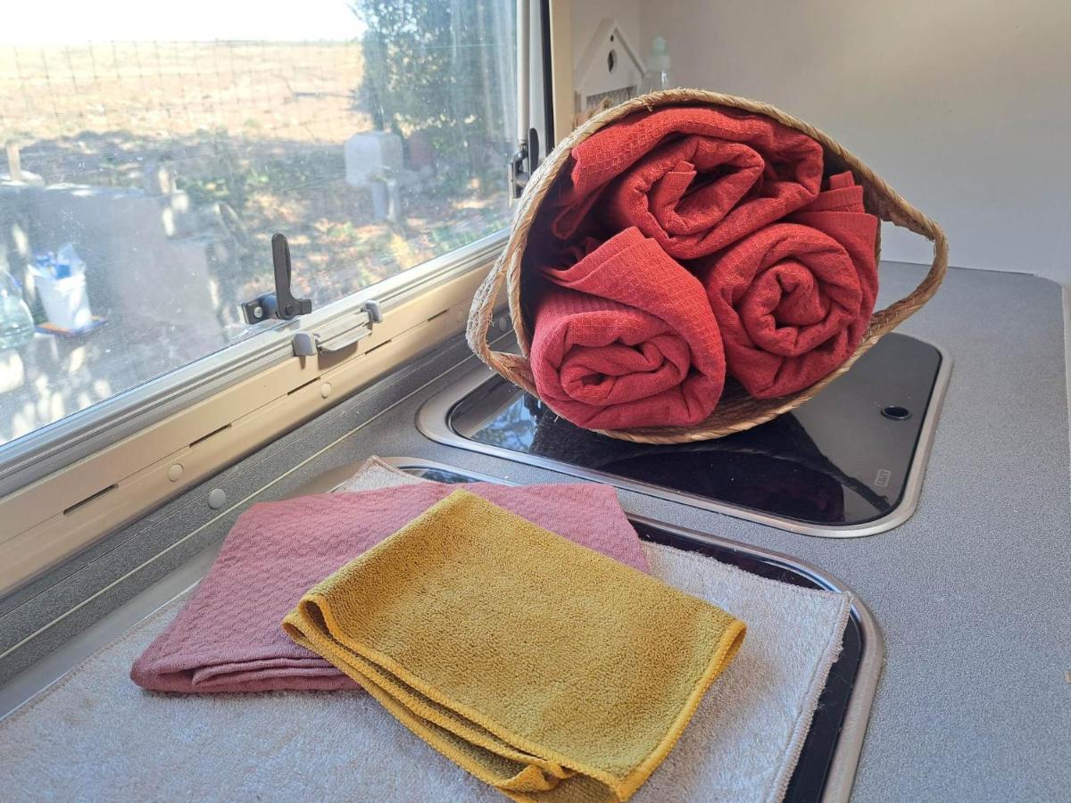 Camping Car A 3 Minutes Du Parc Pairi Daiza Hotell Brugelette Eksteriør bilde