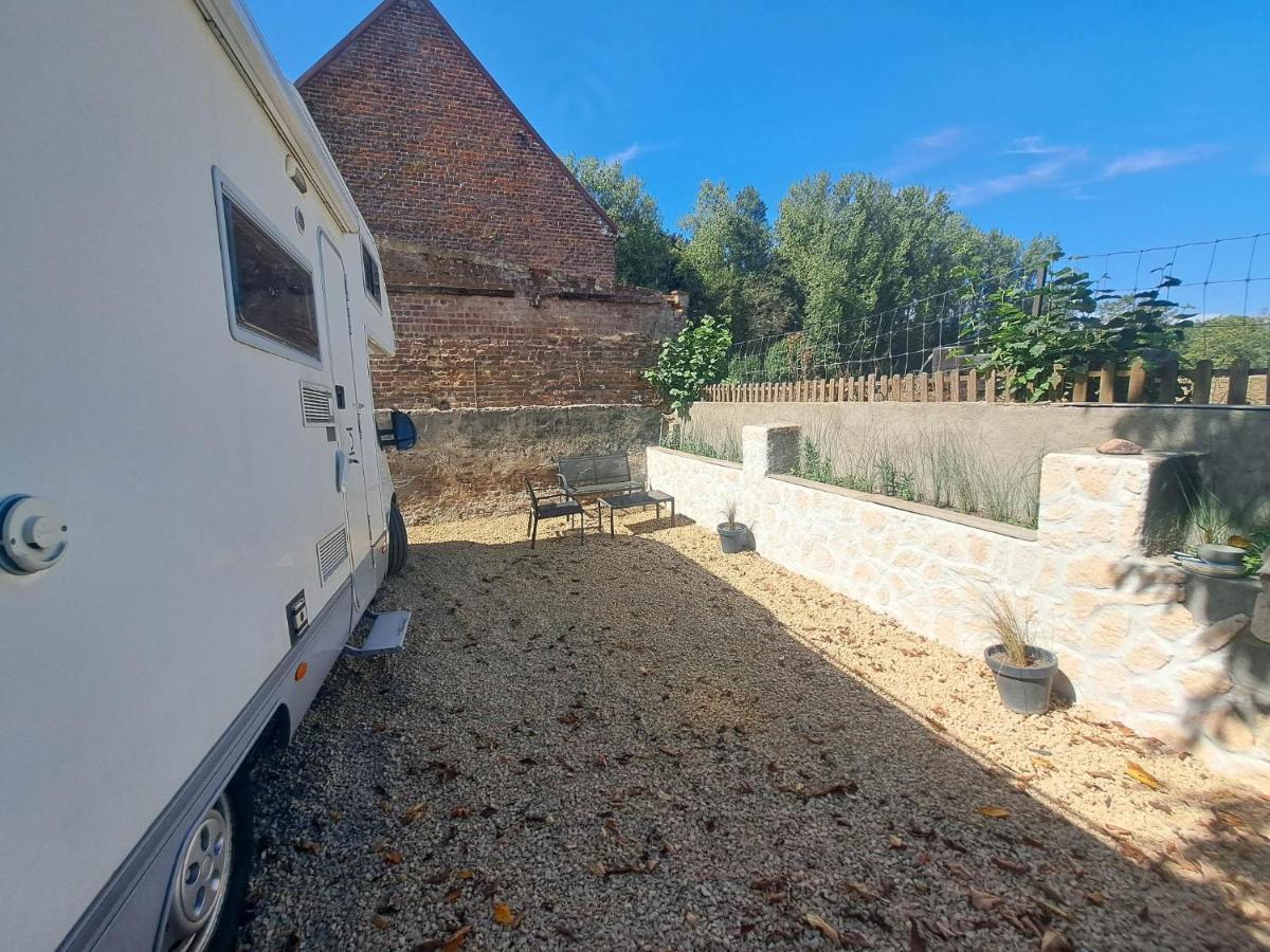 Camping Car A 3 Minutes Du Parc Pairi Daiza Hotell Brugelette Eksteriør bilde